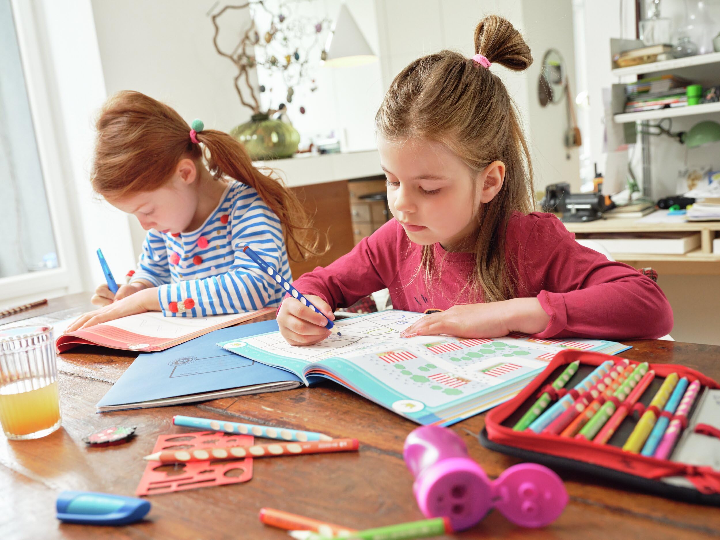 STABILO Ergonomic Coloring Pencil EASYcolors - Right-Handed - Pack of 12 - Assorted Colors with Sharpener - Image 6